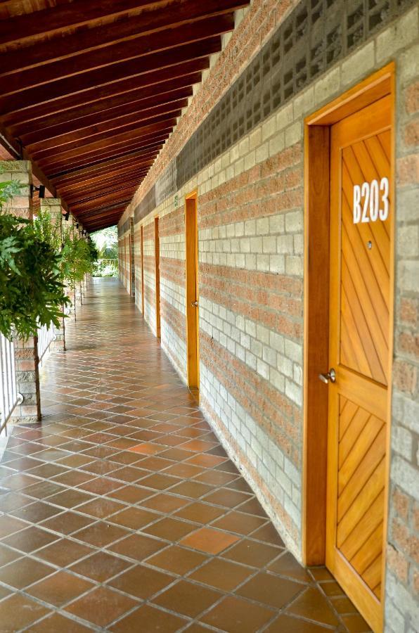 Hosteria Horizontes Caucasia Luaran gambar