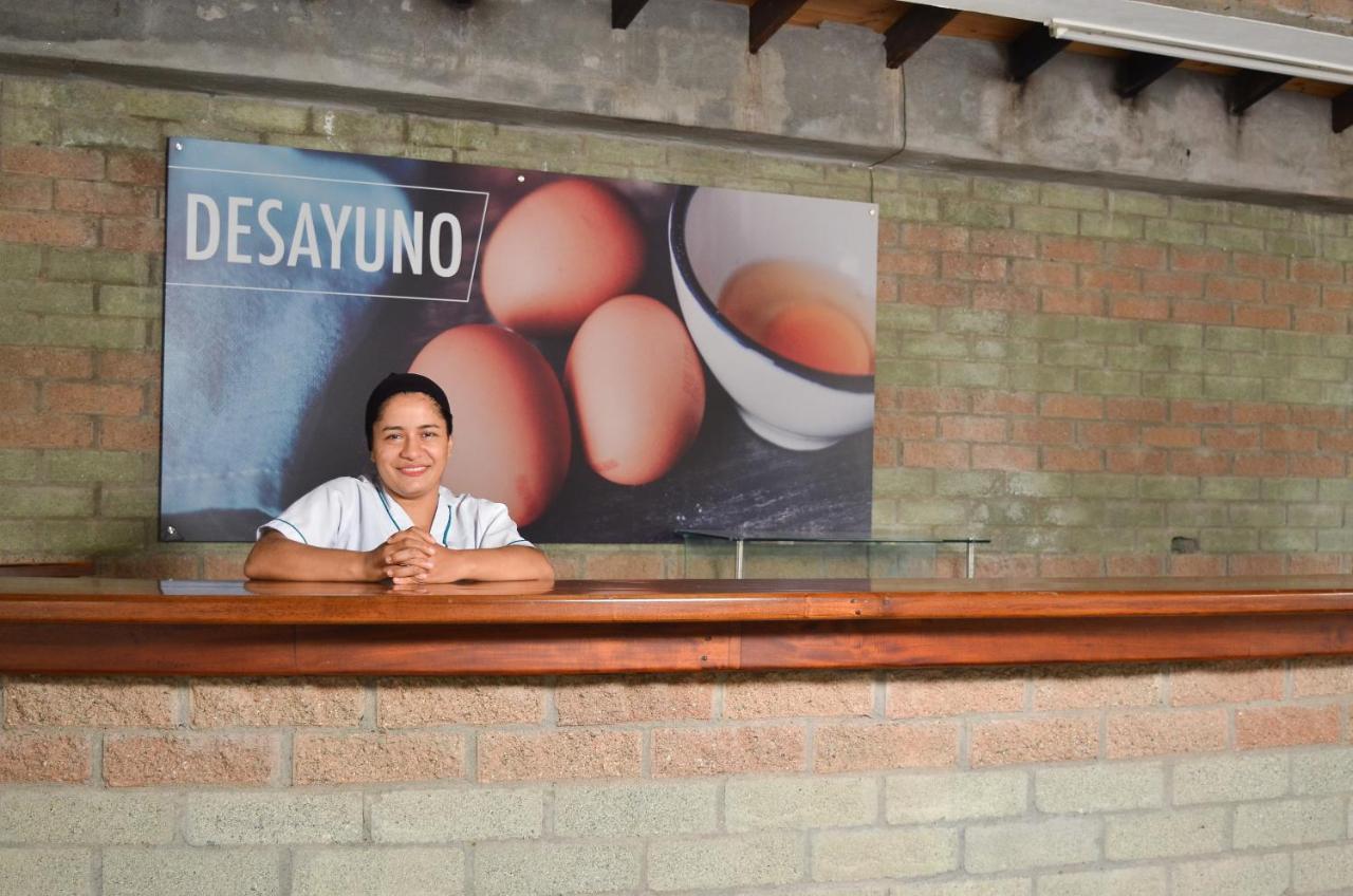 Hosteria Horizontes Caucasia Luaran gambar